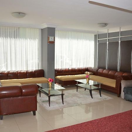 Bahceli Family Otel Анталья Экстерьер фото